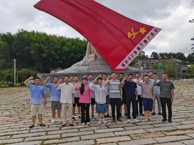 吉和昌“红色行”